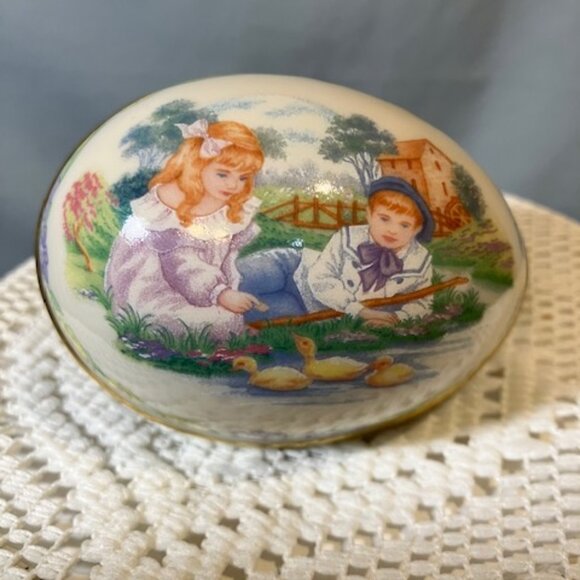 "Easter by‎ the Millstream" by Lenox. Porcelain Vintage 1993 Limited Edition - Picture 1 of 8